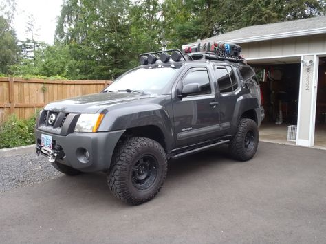 Surf and Snow's Xterra - Second Generation Nissan Xterra Forums (2005+) Xterra Camping, Xterra Mods, Nissan 4x4, Roof Basket, Nissan Xterra, Solar Panel Installation, Epic Fails Funny, Nissan Pathfinder, Roof Rack