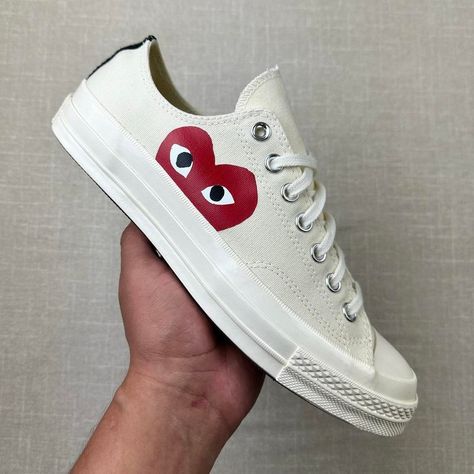 Converse Cta 70 Low Cdg Play “Beige" Men 9. Brand New In Box 100% Authentic. Fast Shipping All Sales Final Converse Play, Cdg Play, Shoes Converse, Converse White, Womens Converse, Converse Shoes, Beige Color, Cream White, Athletic Shoes