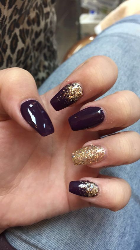 Dark Nails With Gold, Plum And Gold Nails, Purple And Gold Nails Acrylic, Dark Purple And Gold Nails, Dark Purple Fall Nails, Purple And Gold Nails Designs, Gold And Purple Nails, Purple Gold Nails, Purple And Gold Nails