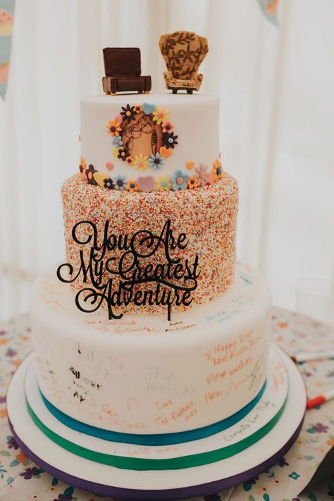 Check out this "Up" inspired wedding cake! #Disney #weddings #weddinginspiration http://justmarry.com Disney Up Wedding, Disney Wedding Cake, Tema Disney, Disney Wedding Theme, Romantic Wedding Cake, Disney Up, Disney Fairy Tale Weddings, Rock N Roll Bride, Disney Cakes