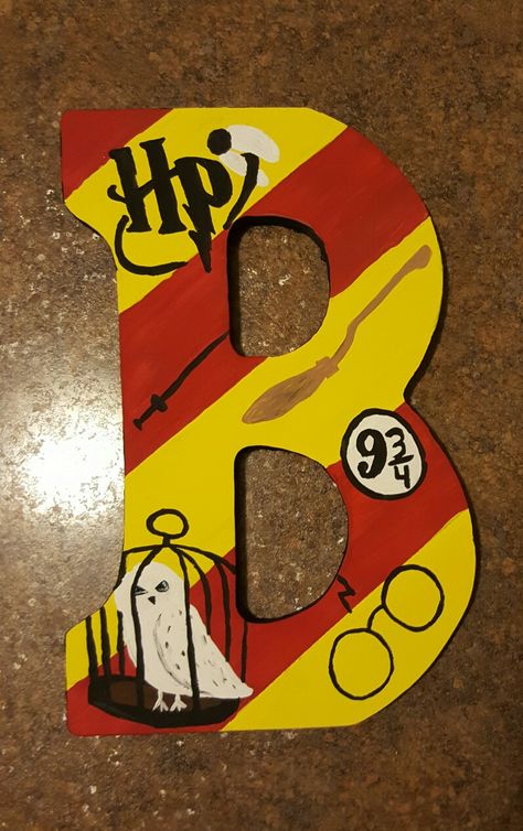 Letter Painting Ideas Wooden, Wooden Letter Ideas, Harry Potter Letter, Paint Letters, Letters Ideas, Stile Harry Potter, Harry Potter Nursery, Harry Potter Girl, Painting Wooden Letters