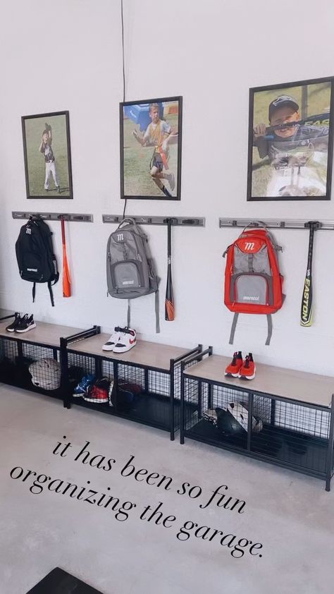 Sports Equipment Storage, Garage Storage Inspiration, Sports Storage, Workshop Diy, Garage Organization Tips, Garage Renovation, Garage Organize, Mud Room Storage, Diy Craft Ideas