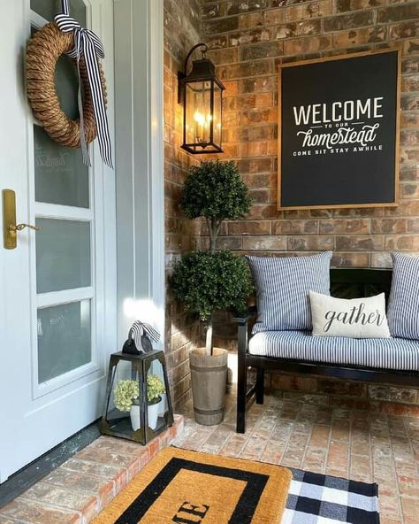 Front Porch Bench Decor, Porch Interior Design, Eclectic Boho Bedroom, Outdoor Entryway Decor, Front Porch Bench, Boho Bedroom Decor Ideas, Porch Wall Decor, Doorway Decor, Porch Styles