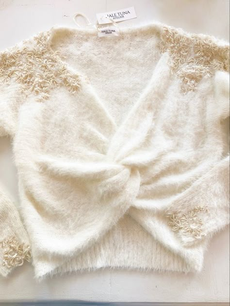 Sweater Bridesmaid Dress, Elopement Sweater, White Wedding Sweater, Braut Winter, Winter Bridal Shower Outfit, Bridesmaid Sweater, Wedding Sweater, Winter Bride, Women's Summer Fashion