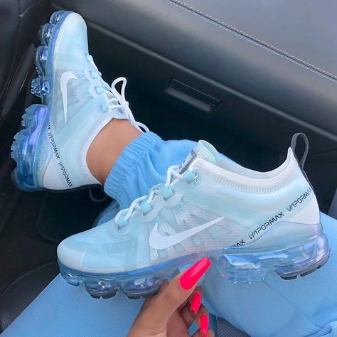 Nike air vapour max 2019 Buty Jordan, Buty Marki Nike, Boty Nike, Skor Sneakers, Jordan Shoes Girls, Kicks Shoes, All Nike Shoes, Nike Air Shoes, Cute Nike Shoes