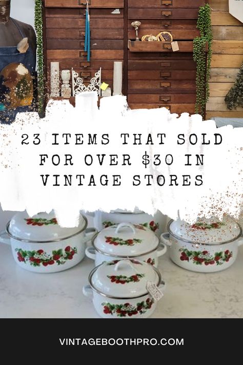 Vintage Booth, Spring Booth Display Ideas, Vintage Store Interior, January Vintage Booth Ideas, Antique Mall Booth Ideas Store Displays, Small Vintage Booth Display, Antique Booth Displays Inspiration, Vintage Market Booth Ideas, Setting Up A Vintage Booth