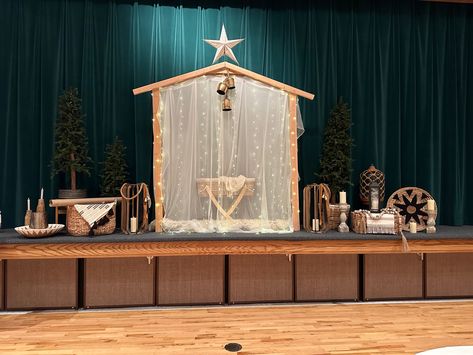 Christmas Theatre Set Design, Nativity Play Set Design, Nativity Backdrop Stage Design, Light The World Christmas Party, Nativity Play Backdrop, Christmas Manger Ideas, Live Nativity Scene Ideas, Bethlehem Backdrop, Life Size Nativity