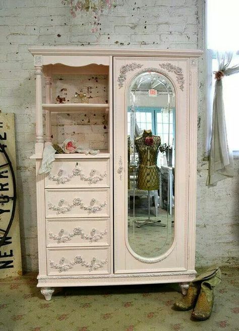 Love!! Camera Shabby Chic, Diy Shabby Chic Furniture, 90s Room, Baños Shabby Chic, Furniture Makeover Ideas, Cocina Shabby Chic, Muebles Shabby Chic, Shabby Chic Decorating, Diy Shabby Chic