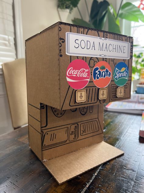 Cardboard Restaurant For Kids, Cardboard Pizza Shop, Cardboard Craft Ideas, Soda Machine, Cardboard Crafts Kids, Cafe Cards, Wooden Play Food, Diy Science Experiments, Cardboard Crafts Diy