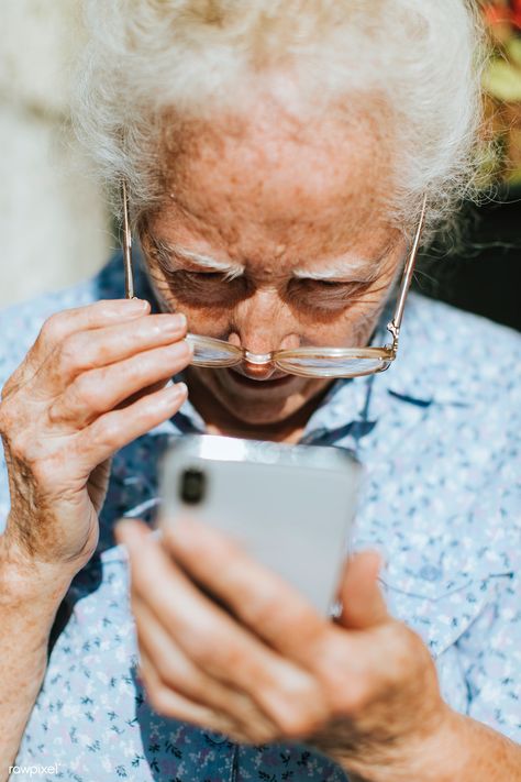 Senior woman reading from a mobile phone | premium image by rawpixel.com / McKinsey People Using Phone, Phone Lifestyle, Senior Lifestyle, Broken Phone, Using Phone, Americana Art, Women Talk, Women Writing, Elderly People