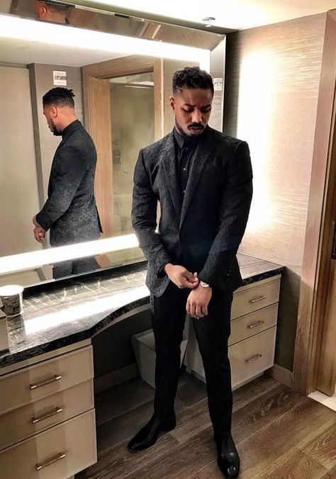 Black Men Suits, Michael Bakari Jordan, All Black Suit, Prom Suits For Men, Black Suit Men, Michael B Jordan, Rock Outfit, Prom Suits, Ex Machina