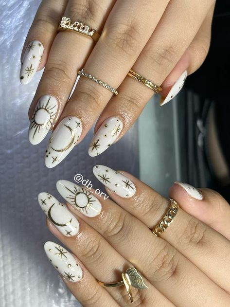 Best Summer Nails, Sun Nails, Star Nail Designs, Summer Nails Ideas, Moon Manicure, Evil Eye Nails, Witchy Nails, Star Nail Art, Moon Nails