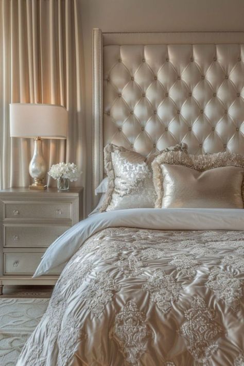 Contemporary Glam Bedroom, Bedroom Ideas Interior Design, Champagne Bedroom, Bedroom Ideas Luxury, Romantic Bedrooms, Decorating Ideas Bedroom, High Bed, Glam Bedroom Decor, Royal Bedroom