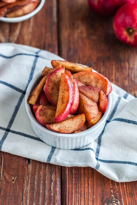 Maple Cinnamon Stewed Apples - The Endless Appetite Stewed Apples Recipes, Stewed Apples Recipe, Stewed Apples, Apples Recipes, Apple Recipe, Processed Sugar, Fall Treats, Autumn Flavors, Apple Slices