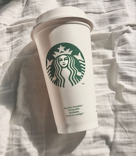 White Starbucks Aesthetic, Starbucks Moodboard, White Starbucks Cup, Starbucks Cup Aesthetic, Vaso Starbucks, Aesthetic Coffee Cup, Starbucks Becher, Starbucks Coffee Beans, Copo Starbucks