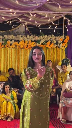 Pakistani Dance, Mera Dil Ye Pukare Aaja, Dil Ye Pukare Aaja, Mehndi Event, Ayesha Khan, Story Illustration, Quran Urdu, Best Video Ever, Funny Poetry