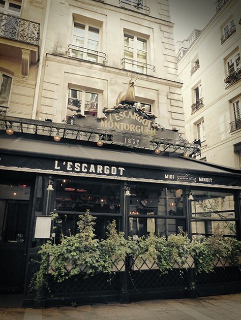 L'Escargot restaurant, rue Montorgueil, Paris. Get there with No Worries Paris guide, www.noworriesparis.com Charcuterie Flowers, Rue Montorgueil Paris, French Restaurant, Paris Guide, French Restaurants, Off The Beaten Path, Air France, Make It Through, City Lights