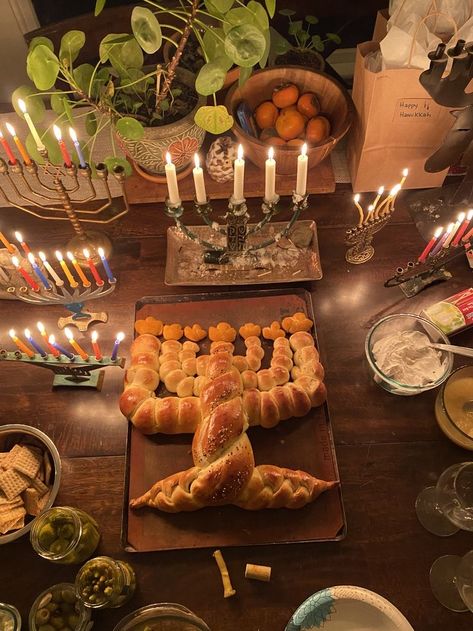 winter aesthetic Hannakuh Aesthetic, Jewish Family Aesthetic, Channukah Aesthetic, Chanukah Aesthetic, Happy Haunakka, Menorah Aesthetic, Home For The Holidays Aesthetic, Hannakuh Decor, Hannukah Decorations Aesthetic