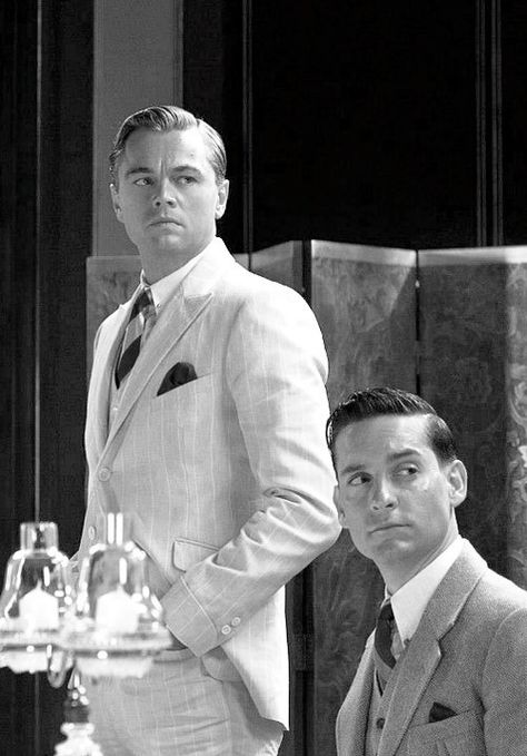 Leonardo DiCaprio and Tobey Maguire | The Great Gatsby 1920s Men Outfit, Gatsby Aesthetic, The Great Gatsby Movie, Il Grande Gatsby, Gatsby Movie, The Great Gatsby 2013, Men In Suits, Carlos Castaneda, Jay Gatsby