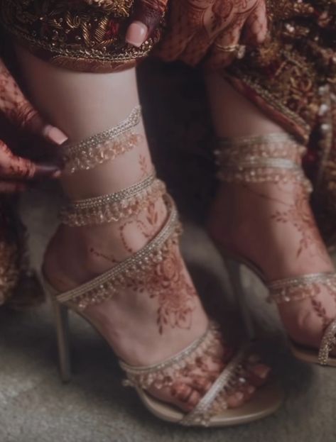 Fashion Wedding, Henna, Wedding Inspiration, High Heels, Heels, Design