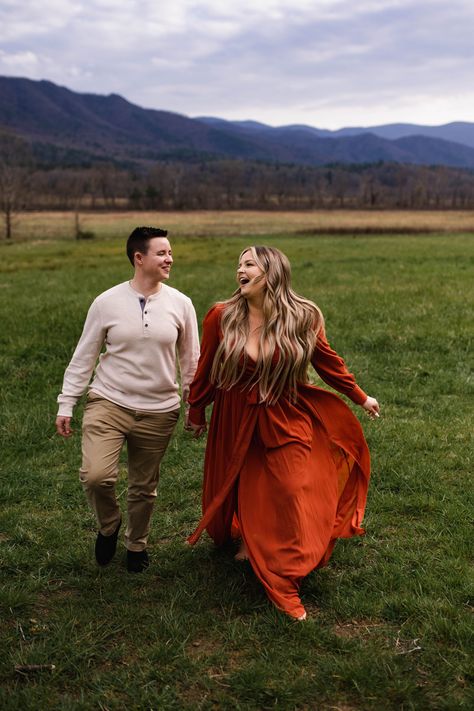 Looking for unique Cade's Cove engagement photo ideas? I've got lots of outdoor engagement photoshoot outfit ideas, whether you're looking for cute engagement photos, Cades Cove engagement photos, or couple mountain pictures. Click through to see all of our engagement photos poses inspiration, and follow us for more tips for engagement photoshoot ideas! Cades Cove Engagement Photos, Engagement Photo Poses Unique, Couple Mountain Pictures, Engagement Photoshoot Outfit Ideas, Engagement Photoshoot Outfit, Mountain Family Photos, Engagement Photos Poses, Photoshoot Outfit Ideas, Engagement Photoshoot Ideas