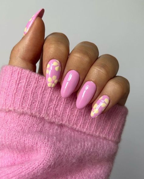 Speing Nails, Pastel Pink And Yellow, Yellow Nails Design, Pink And Yellow Flowers, Nails Yellow, Simple Acrylic Nails, French Acrylic Nails, Exotic Nails, Pastel Nails