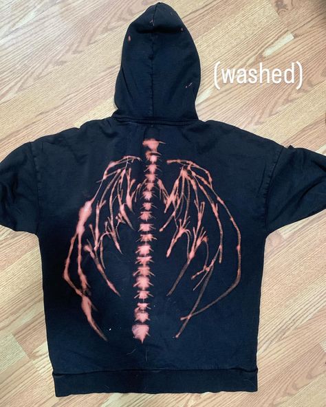 bleached it 😎 didnt turn out how i wanted it to, but im happy with it 🙏 now i have a matching sweater to my skeleton shirt #ninespages #art #artist #diy #diyclothes Bleached Clothing, Bleach Painting, Bleach Shirt Diy, Bleach Hoodie, Bleach Shirt, Alt Style, Matching Sweaters, Bleach Art, Skeleton Shirt