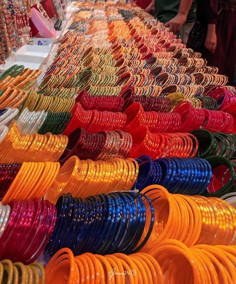 Glass Bangles Indian Aesthetic, Reshmi Churi, Glass Bangles Indian, Navratri Bangles, Arab Men Fashion, Desi Vibes, Shopping Pictures, Thread Bangles Design, Indian Wedding Jewelry Sets