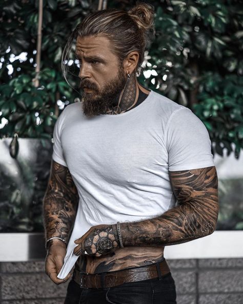 KEVIN CREEKMAN on Instagram: “A life spent making mistakes is not only more honorable, but more useful than a life spent doing nothing. Stay hungry, stay foolish! 🐝” Kevin Creekman, Tattooed People, Stay Hungry Stay Foolish, Tatted Men, 얼굴 드로잉, Stay Hungry, Viking Beard, Beard Tattoo, Inked Men