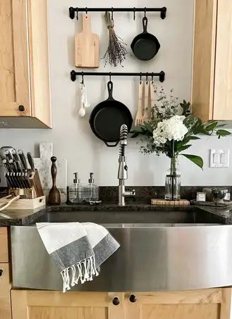 Kitchen Over Sink Decor, Artwork Above Kitchen Sink, Kitchen Sink No Window Ideas, Wall Above Kitchen Sink, Above Kitchen Sink Ideas, Sink Wall Decor, Kitchen Above Cabinet Decor, Kitchen Sink No Window, Kitchen Sink With No Window