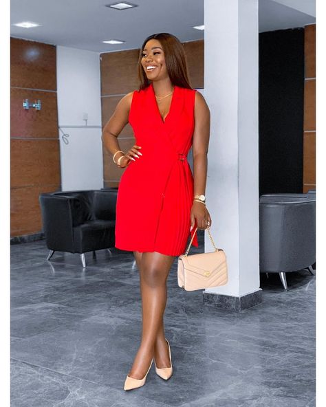 African Fashion Dresses Classy, Smart Outfits, Classy Gowns, Corporate Dress, Woman Outfit, Corporate Attire, Woman Suit Fashion, Classy Dress Outfits, Classy Work Outfits