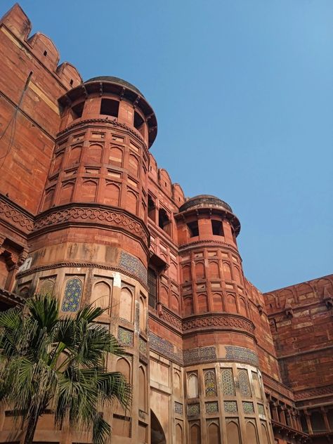 Agra Aesthetic Photos, Agra Fort Aesthetic, Agra Aesthetics, Agra Fort Photography, Agra Aesthetic, Delhi Photoshoot, Travel Template, South Asian Aesthetic, Baby Cartoon Drawing