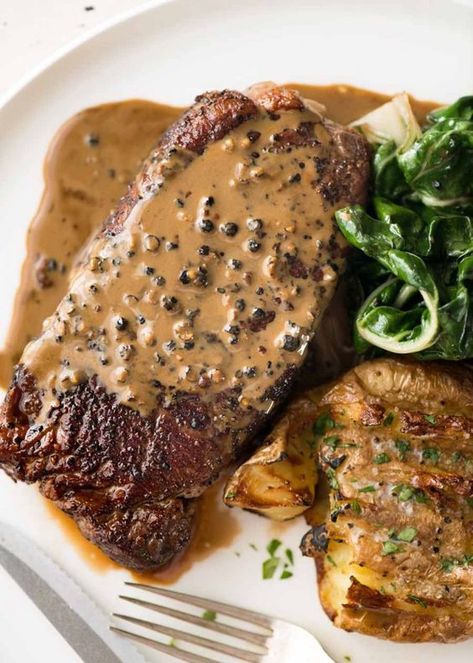 Steak with Creamy Peppercorn Sauce Cream Sauce For Steak, Roasted Red Pepper Cream Sauce, Peppercorn Sauce For Steak, Red Pepper Cream Sauce, Pepper Cream Sauce, Sauce For Steak, Creamy Peppercorn Sauce, Steak Sauce Recipes, Steak Sandwiches