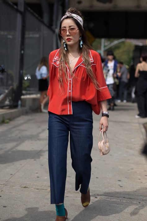 Pair Orange and Black, but Make It Look Edgy Instead of Halloween-Inspired Bandana Outfit Ideas, Bar Outfit Night Summer, Half Tucked Shirt, Bar Outfit Night, Outfit Night Club, Bandana Outfit, Fran Fine, Jean Outfit, Night Summer