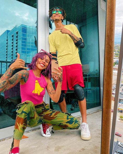 ♥ snitchery ♥ (@snitchery) • Instagram photos and videos It Takes Two Costume, Rocket Power Costume, Rocket Costume, Rocket Power, Group Costumes, It Takes Two, Power Couple, Couple Halloween, Couple Halloween Costumes