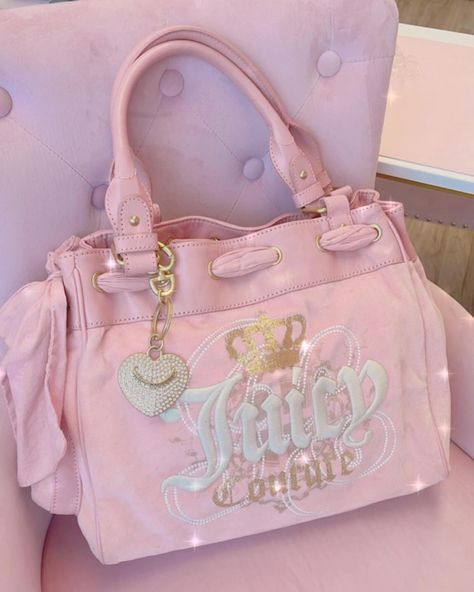 Y2k Bags, Pretty Pink Princess, Pink Lifestyle, Juicy Couture Purse, Luxury Bags Collection, Girly Bags, Pink Girly Things, Fancy Bags, Juicy Couture Bags