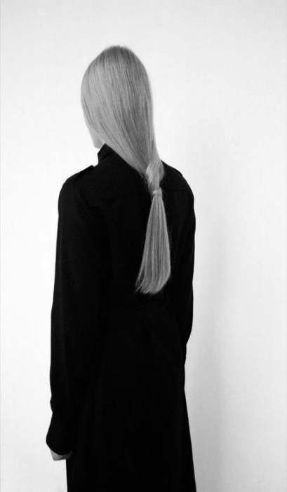 Chic Minimalist Style, Simple Black Dress, Hair Arrange, Minimal Classic, Minimalist Photography, Sleek Ponytail, All Black Outfit, Makati, White Fashion