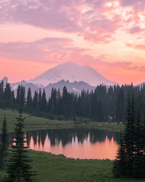 Tipsoo Lake, Scenery Aesthetic, Park Sunset, Sunset Scenery, Painting Reference, Scenery Background, Mount Rainier National Park, Mt Rainier, Rainier National Park