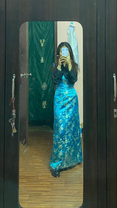 Sherpa dress bakhu Bakhu Dress, Tamang Dress, Nepali Dress, Nepali Traditional, Fake Photo Sick, Friend Dates, Best Friend Dates, Fake Profile, Flowers Photography Wallpaper