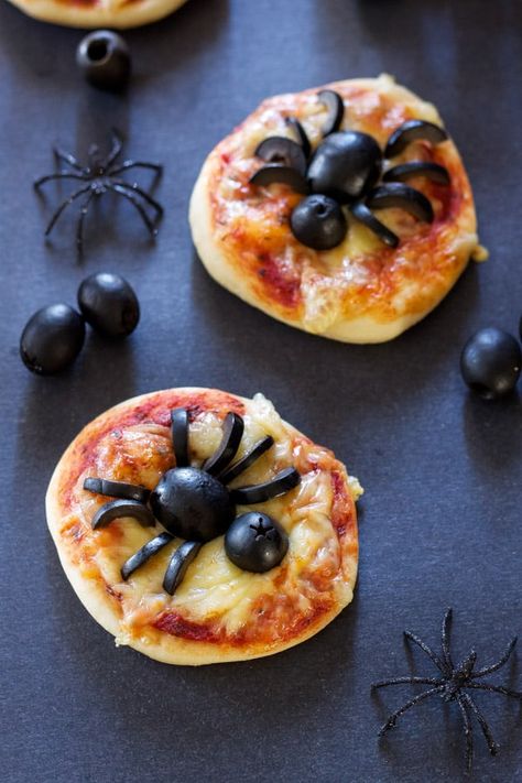 Snack Halloween, Plat Halloween, Recetas Halloween, Halloween Party Appetizers, Halloween Fest, Halloween Party Snacks, Easy Halloween Food, Halloween Treats Easy, Halloween Appetizers