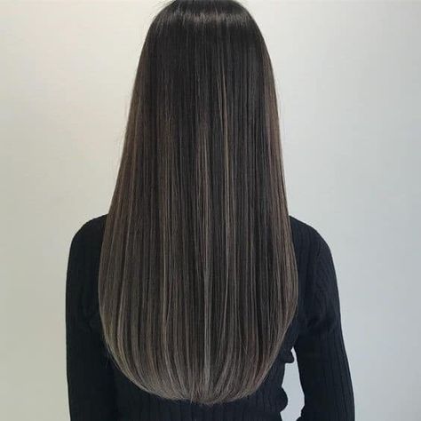 Frosty Highlights on Black Hair Shades Of Grey Hair, Rambut Brunette, Black Hair Balayage, Kadeřnické Trendy, Ash Hair Color, Black Hair With Highlights, Vlasové Trendy, Dark Hair With Highlights, Brown Hair Balayage