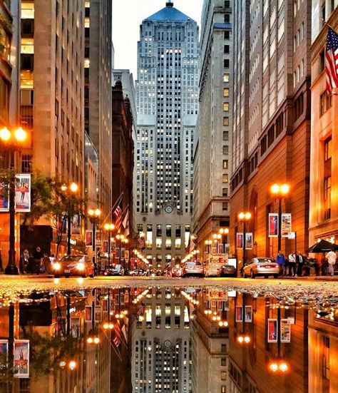 Chicago Board Of Trade, Cityscape Wallpaper, Chicago Pictures, City Scapes, Fotografi Kota, Cityscape Photography, Long Night, Chicago Architecture, Chicago Photography