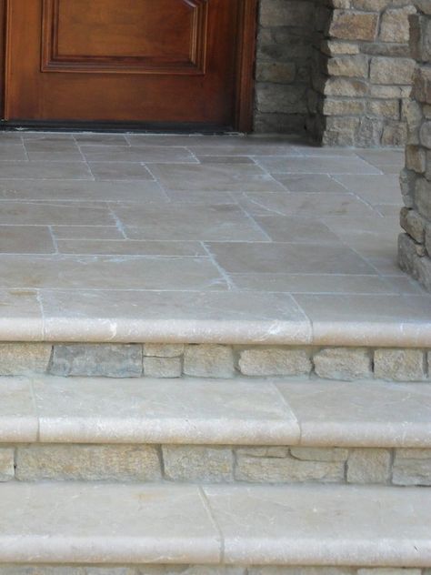 Front Porch Design Ideas, Front Porch Stone, Veranda Design, Stone Porches, Front Porch Steps, Front Door Steps, Front Stairs, Porch Design Ideas, Traditional Porch