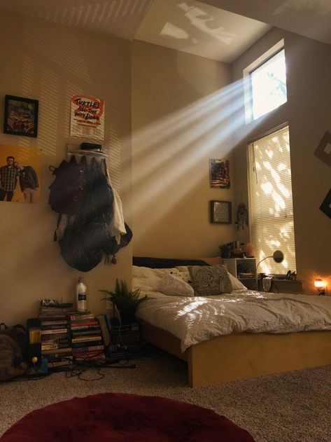 Teen Room Designs, Aesthetic Rooms, घर की सजावट, Decor Minimalist, Cozy Room, Room Inspiration Bedroom, Bedroom Aesthetic, Room Ideas Bedroom, Aesthetic Bedroom