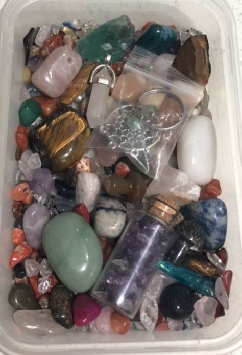 Crystal Confetti Scoop, Body Jewelry Diy, Crystal Healing Chart, Crystal Confetti, Crystal Vibes, Crystal Aesthetic, Spiritual Crystals, Pretty Rocks, Cool Rocks