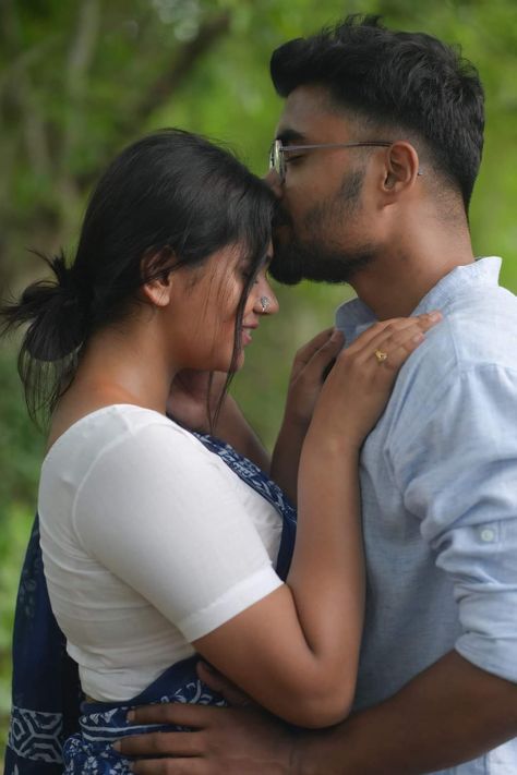 Village Romantic Couple Photography, Bengali Photoshoot, Bengali Couple, Couples Candid Photography, Instagram Couples, Village Photos, Romantic Photoshoot, Cute Couples Photography