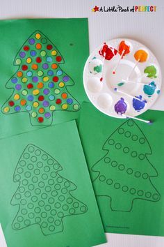 Christmas Tree Free Printable Activities for Kids: Christmas Tree Mini Activity Pack for kids to paint, dot, count, and learn letters this holiday season. (December, Kids Craft, Preschool, Kindergarten, Winter) Christmas Tree Free Printable, Juleverksted For Barn, December Crafts, Christmas Trees For Kids, Preschool Christmas Crafts, Free Printable Activities, Christmas Kindergarten, Ideas Craft, Christmas School