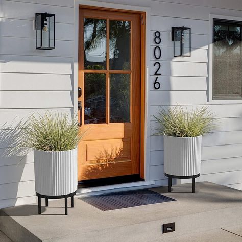 Make a statement with this beautiful rounded stone planter set. Great for the entryway, indoors, or on the patio. Rectangular Planters, Stone Planters, Planter Design, Plastic Planters, Modern Planters, Outdoor Porch, Large Planters, Small Balcony, Porch Patio