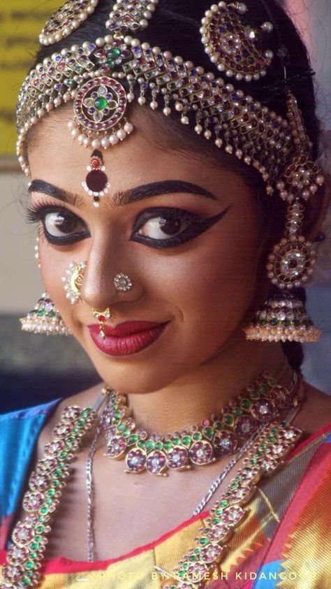 Bharathanatyam Make Up, Bharatanatyam Eye Makeup, Kuchipudi Makeup, Bharatnatyam Eye Makeup, Bharatnatyam Makeup, Classical Dance Makeup, Bharatnatyam Jewellery, Bharatanatyam Makeup, Bharatanatyam Jewellery