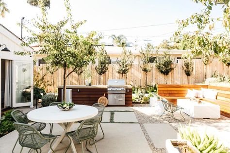 California Backyard, Gravel Patio, Backyard Oasis Ideas, Flagstone Patio, Outdoor Remodel, Backyard Spaces, Backyard Inspo, Backyard Garden Design, Landscaping Design